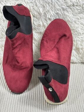 Kenneth Cole Reaction Shoes Womens Size 11 Red Cameron Chelsea Jogger SlipOn